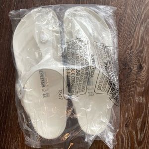 NWT White Birkenstock Gizeh (Size 8.5/39)